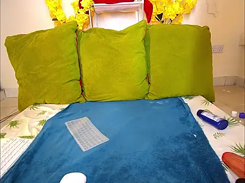 Snapshot of ThelmaKinky chatting on 14, 10, 2025 ThelmaKinky online show from 14, 10, 2025