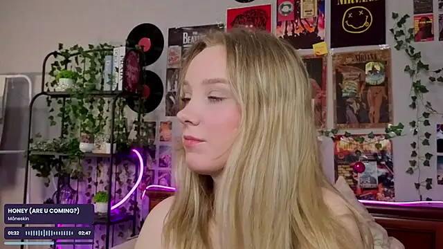 AliciaParkerf online show from 19, 9, 2025