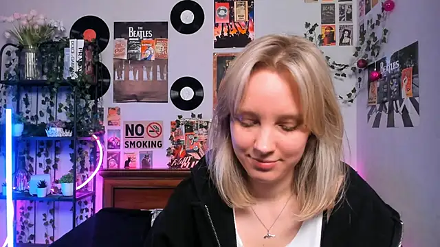 AliciaParkerf online show from 8, 3, 2025