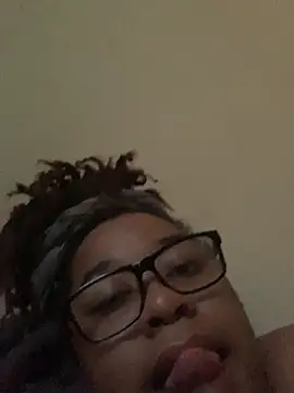Snapshot of bustypothead chatting on 9, 10, 2025 bustypothead online show from 9, 10, 2025