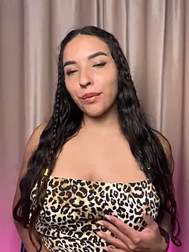 Snapshot of ThaliaRivera_ chatting on 10, 10, 2025 ThaliaRivera online show from 10, 10, 2025