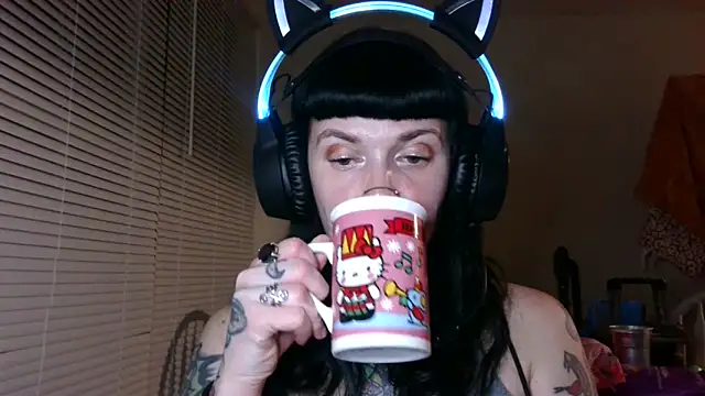 Snapshot of Marcelinegoddess chatting on 5, 3, 2025 Marcelinegoddess online show from 5, 3, 2025