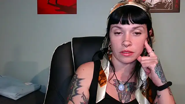 Snapshot of Marcelinegoddess chatting on 19, 10, 2025 Marcelinegoddess online show from 19, 10, 2025