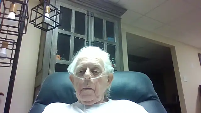 Snapshot of bootlegmanz chatting on 28, 4, 2026 bootlegmanz online show from 28, 4, 2026