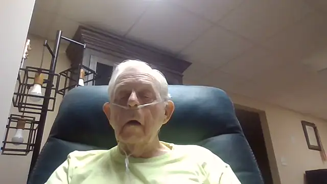 Snapshot of bootlegmanz chatting on 7, 6, 2026 bootlegmanz online show from 7, 6, 2026