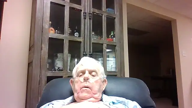 Snapshot of bootlegmanz chatting on 5, 6, 2026 bootlegmanz online show from 5, 6, 2026