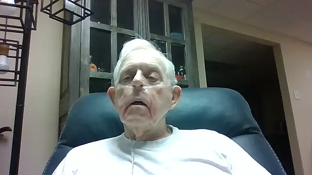 Snapshot of bootlegmanz chatting on 7, 5, 2026 bootlegmanz online show from 7, 5, 2026