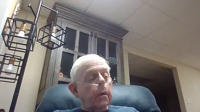 Snapshot of bootlegmanz chatting on 6, 5, 2026 bootlegmanz online show from 6, 5, 2026