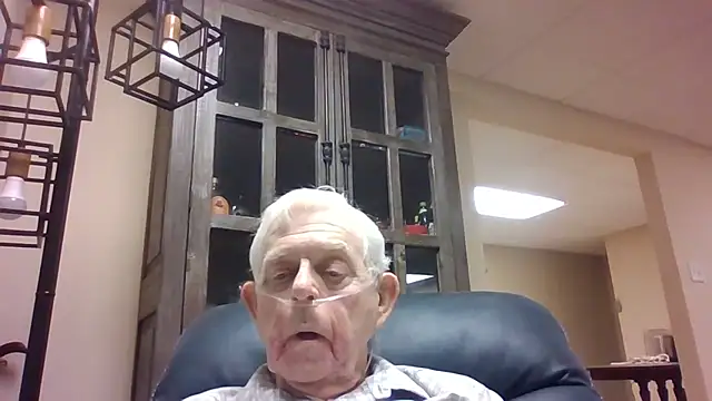 Snapshot of bootlegmanz chatting on 18, 5, 2026 bootlegmanz online show from 18, 5, 2026