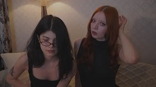 Snapshot of the_cure___ chatting on 16, 10, 2025 the cure online show from 16, 10, 2025