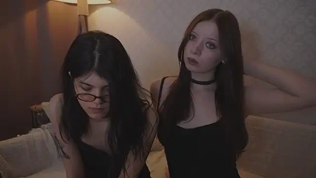 Snapshot of the_cure___ chatting on 20, 11, 2025 the cure online show from 20, 11, 2025