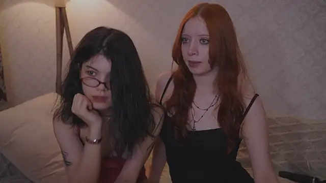 Snapshot of the_cure___ chatting on 8, 10, 2025 the cure online show from 8, 10, 2025