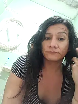 miicheele32 online show from 4, 1, 2025