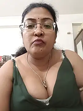 Snapshot of LAVERNIYA_ chatting on 30, 11, 2025 LAVERNIYA online show from 30, 11, 2025