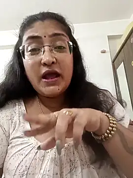 Snapshot of LAVERNIYA_ chatting on 31, 10, 2025 LAVERNIYA online show from 31, 10, 2025