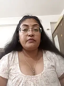 Snapshot of LAVERNIYA_ chatting on 17, 11, 2025 LAVERNIYA online show from 17, 11, 2025