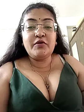 LAVERNIYA  online show from 15, 9, 2025