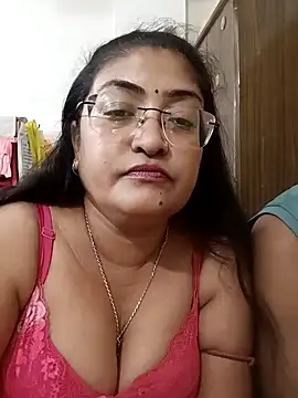 Snapshot of LAVERNIYA_ chatting on 9, 11, 2025 LAVERNIYA online show from 9, 11, 2025