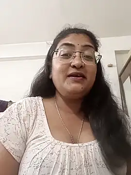 Snapshot of LAVERNIYA_ chatting on 3, 11, 2025 LAVERNIYA online show from 3, 11, 2025