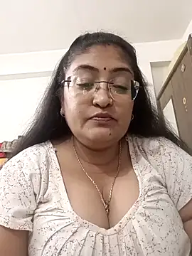 Snapshot of LAVERNIYA_ chatting on 14, 10, 2025 LAVERNIYA online show from 14, 10, 2025