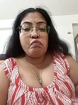 Snapshot of LAVERNIYA_ chatting on 15, 11, 2025 LAVERNIYA online show from 15, 11, 2025