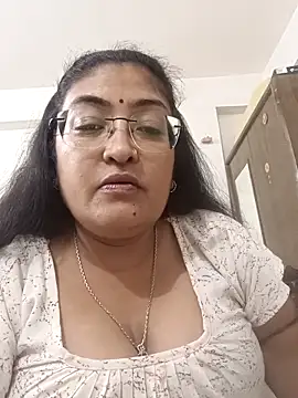 Snapshot of LAVERNIYA_ chatting on 16, 10, 2025 LAVERNIYA online show from 16, 10, 2025