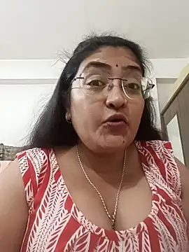 Snapshot of LAVERNIYA_ chatting on 12, 11, 2025 LAVERNIYA online show from 12, 11, 2025