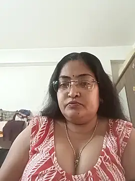 Snapshot of LAVERNIYA_ chatting on 10, 11, 2025 LAVERNIYA online show from 10, 11, 2025