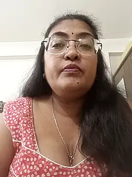 Snapshot of LAVERNIYA_ chatting on 11, 11, 2025 LAVERNIYA online show from 11, 11, 2025