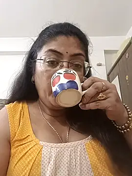 Snapshot of LAVERNIYA_ chatting on 13, 11, 2025 LAVERNIYA online show from 13, 11, 2025