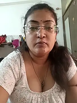 Snapshot of LAVERNIYA_ chatting on 4, 11, 2025 LAVERNIYA online show from 4, 11, 2025