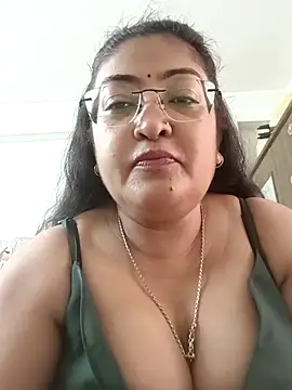 LAVERNIYA  online show from 10, 9, 2025
