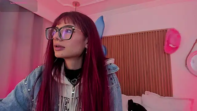 sophiecherry  online show from 4, 11, 2025