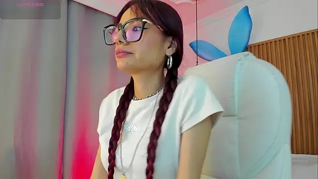 sophiecherry  online show from 3, 11, 2025