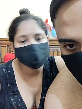 IND COUPLE1 online show from 3, 3, 2025