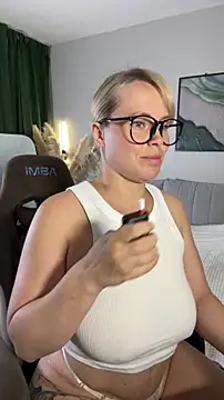 Snapshot of Charming_Daphny chatting on 27, 6, 2026 Charming Daphny online show from 27, 6, 2026