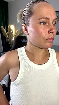Snapshot of Charming_Daphny chatting on 16, 7, 2026 Charming Daphny online show from 16, 7, 2026
