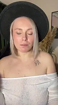 Charming Daphny online show from 24, 4, 2026