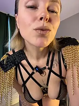 Charming Daphny online show from 1, 2, 2026