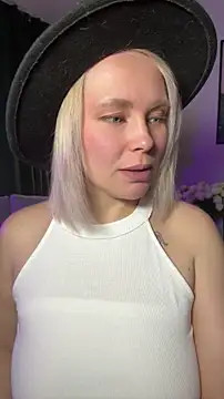 Snapshot of Charming_Daphny chatting on 29, 4, 2026 Charming Daphny online show from 29, 4, 2026