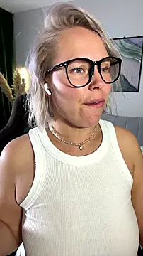 Snapshot of Charming_Daphny chatting on 21, 7, 2026 Charming Daphny online show from 21, 7, 2026