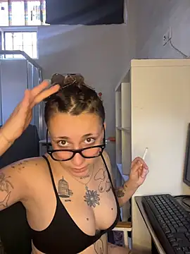 Snapshot of Hawitxui chatting on 26, 10, 2025 Hawitxui online show from 26, 10, 2025