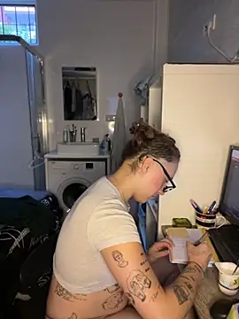 Snapshot of Hawitxui chatting on 18, 10, 2025 Hawitxui online show from 18, 10, 2025