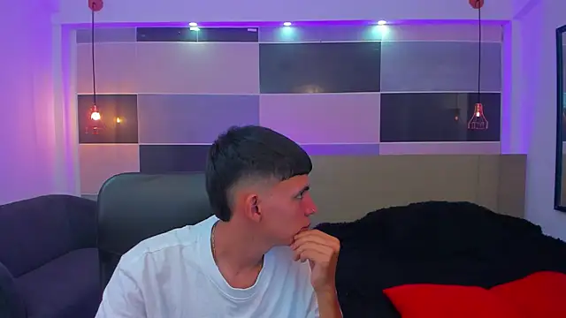 Snapshot of Juan_Nd_Steven chatting on 4, 2, 2025 Juan Nd Steven online show from 4, 2, 2025