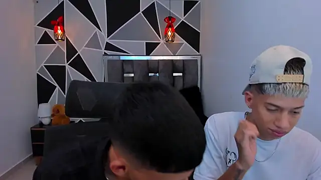 Snapshot of Juan_Nd_Steven chatting on 8, 5, 2026 Juan Nd Steven online show from 8, 5, 2026