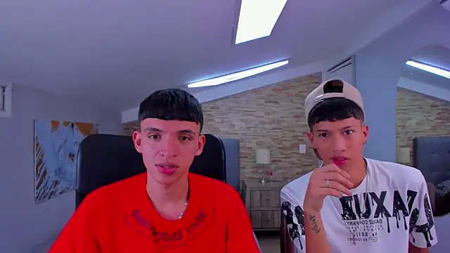 Snapshot of Juan_Nd_Steven chatting on 5, 3, 2025 Juan Nd Steven online show from 5, 3, 2025