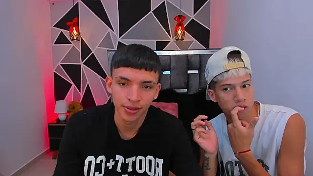 Snapshot of Juan_Nd_Steven chatting on 5, 5, 2026 Juan Nd Steven online show from 5, 5, 2026