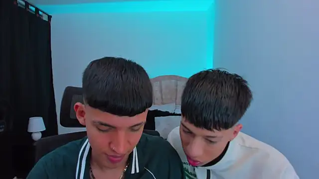 Snapshot of Juan_Nd_Steven chatting on 4, 10, 2025 Juan Nd Steven online show from 4, 10, 2025