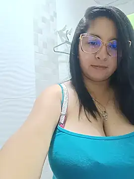 Snapshot of _Angelinaandrade_ chatting on 8, 7, 2026 Angelinaandrade online show from 8, 7, 2026