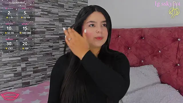 skyhotgirll online show from 4, 10, 2025